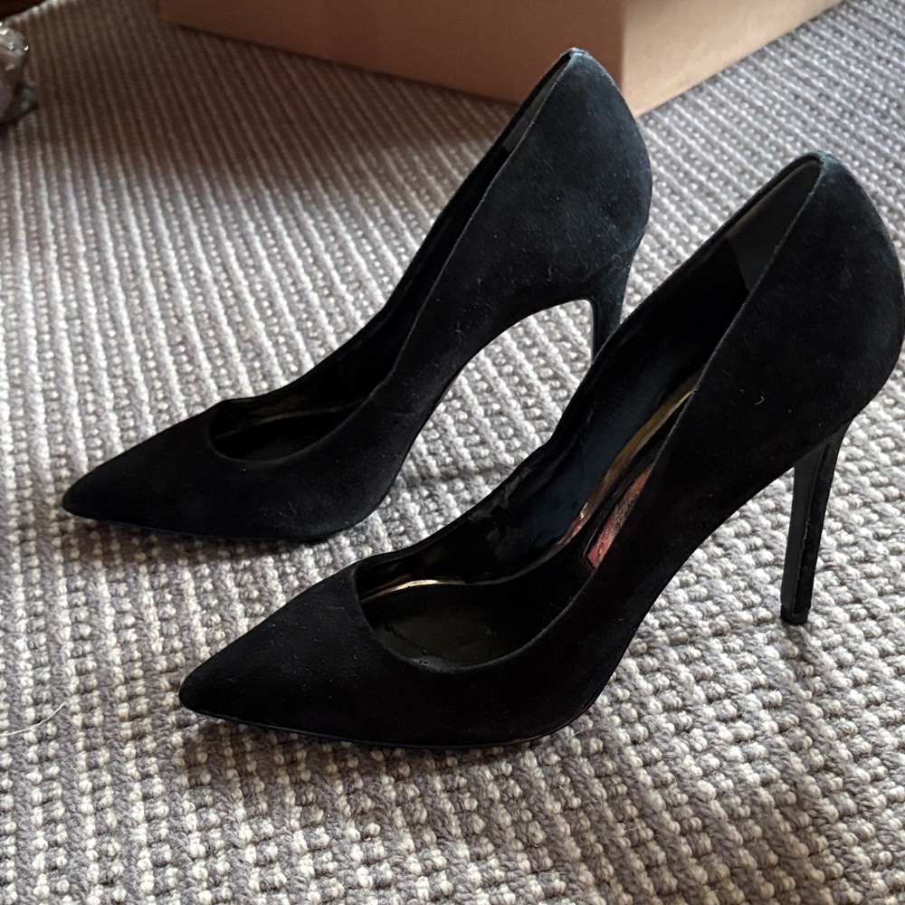 Boutique 9 Black Suede Heels - Picture 2 of 2